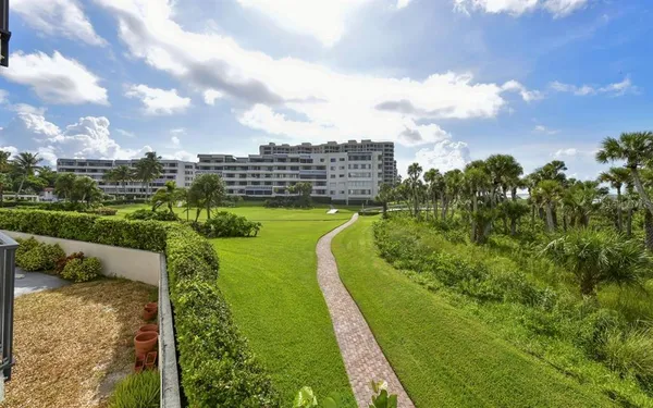 $10,000 | 1485 Gulf Of Mexico Drive, Unit 109, Longboat Key, FL 34228