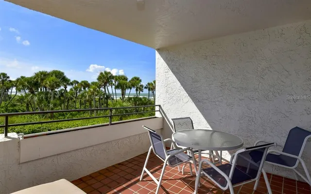 $10,000 | 1485 Gulf Of Mexico Drive, Unit 109, Longboat Key, FL 34228
