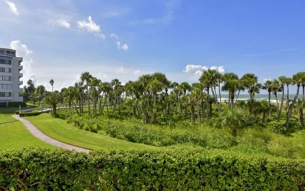 $10,000 | 1485 Gulf Of Mexico Drive, Unit 109, Longboat Key, FL 34228