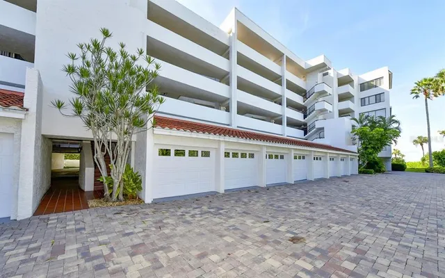 $10,000 | 1485 Gulf Of Mexico Drive, Unit 109, Longboat Key, FL 34228