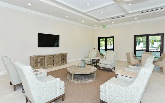 $10,000 | 1485 Gulf Of Mexico Drive, Unit 109, Longboat Key, FL 34228