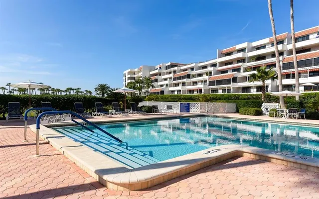 $10,000 | 1485 Gulf Of Mexico Drive, Unit 109, Longboat Key, FL 34228