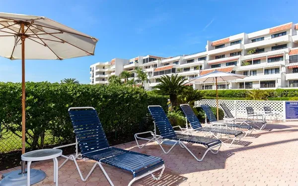 $10,000 | 1485 Gulf Of Mexico Drive, Unit 109, Longboat Key, FL 34228