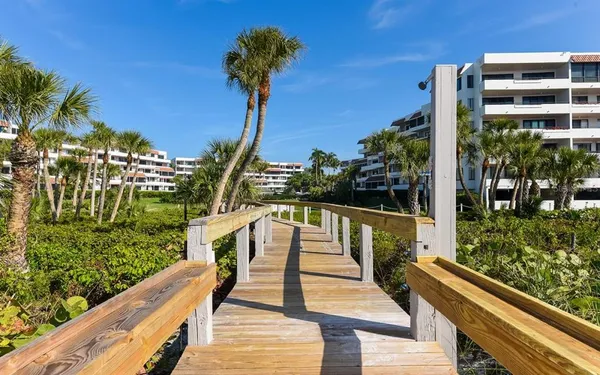 $10,000 | 1485 Gulf Of Mexico Drive, Unit 109, Longboat Key, FL 34228
