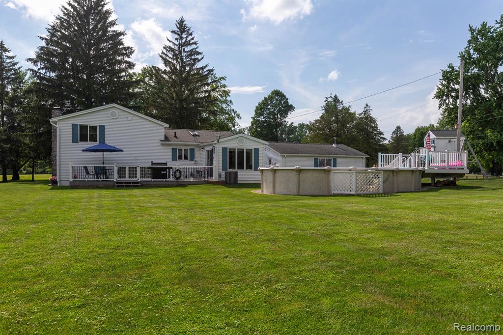 9026 Woodside Road Northville, MI 48167 - Photo 48 of 56