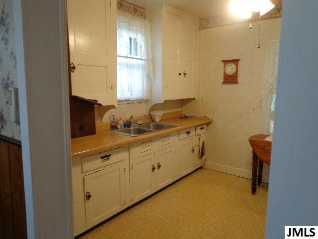 758 South Sutton Road Jackson, MI 49203 - Photo 9 of 25 Photo 9