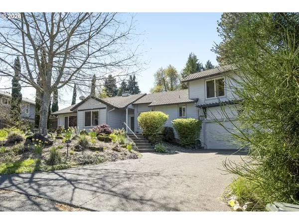 $635,000 | 17295 Hanneman Court, Gladstone, OR 97027