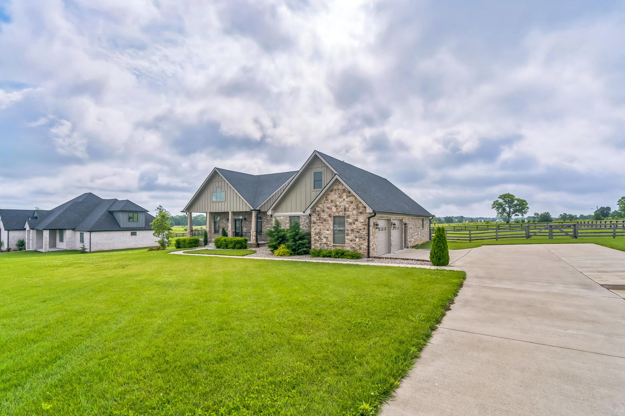 108 RIDGEFIELD Drive Nicholasville, KY 40356 - Photo 4 of 30 02_108_RIDGEFIELD_DR_Nicholasville_KY_40
