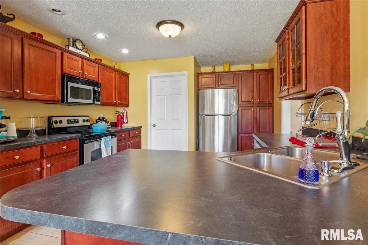 2909 Tanner Road Springfield, IL 62702 - Photo 10 of 39