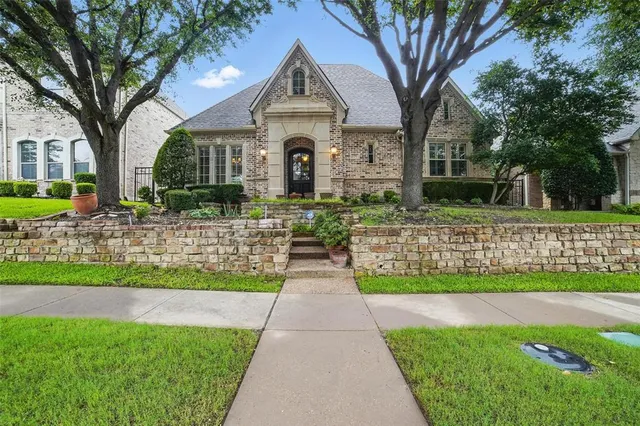 $825,000 | 5542 Braemar Drive, Frisco, TX 75034