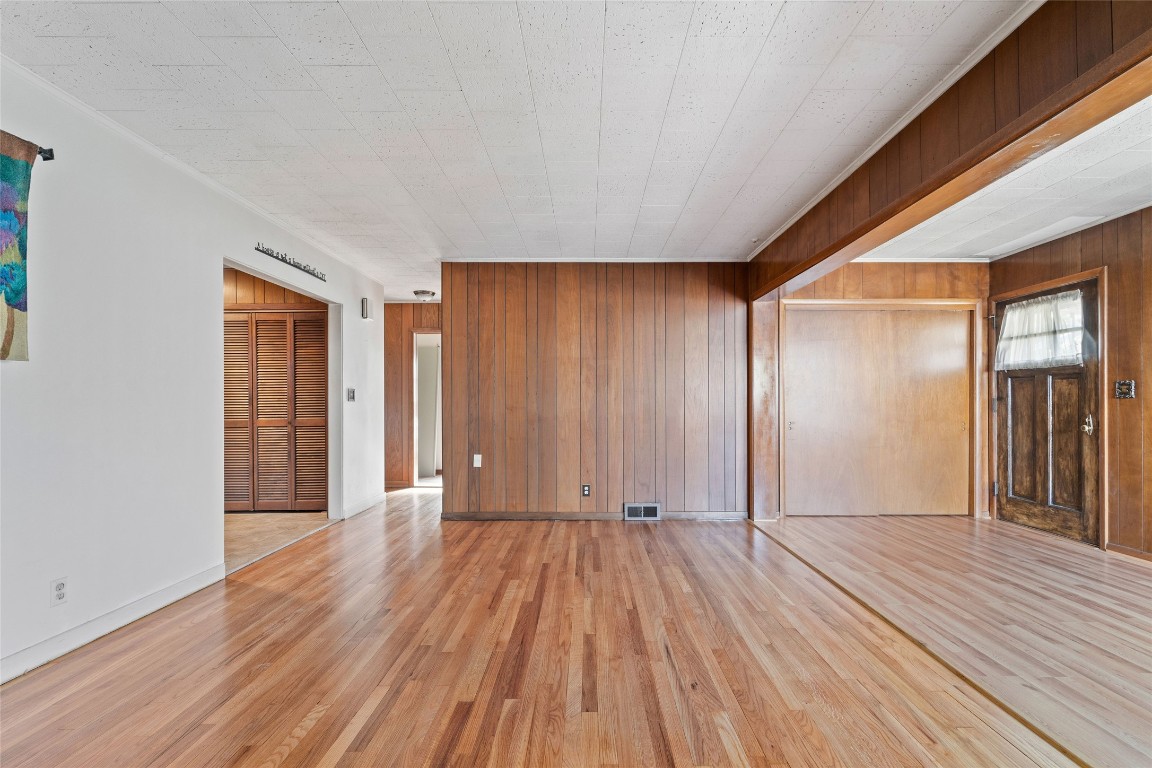 26 Rugby Road Binghamton, NY 13905 - Photo 2 of 32 Gallery Image 2