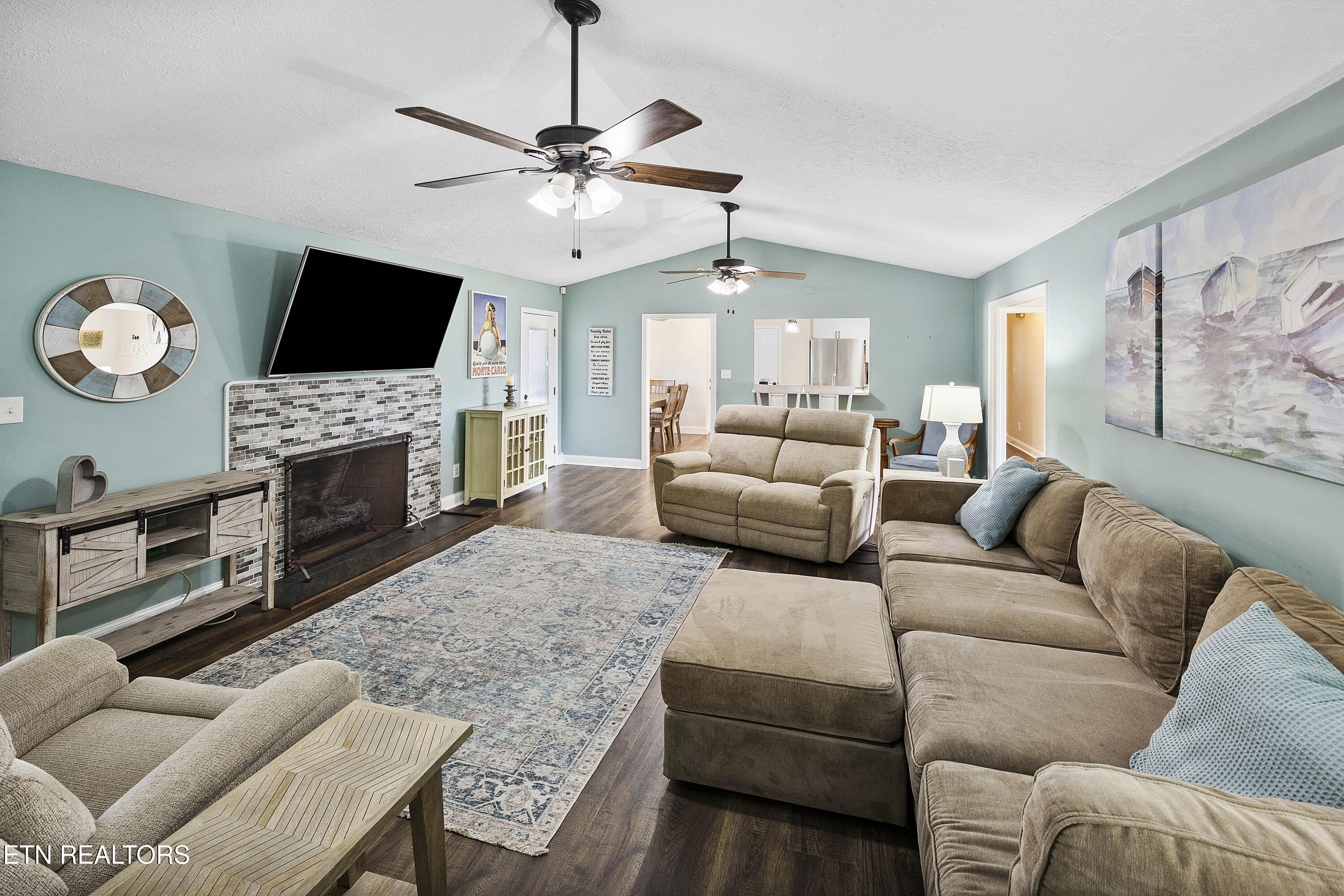 5829 Maloneyville Road Corryton, TN 37721 - Photo 3 of 44 Living Room