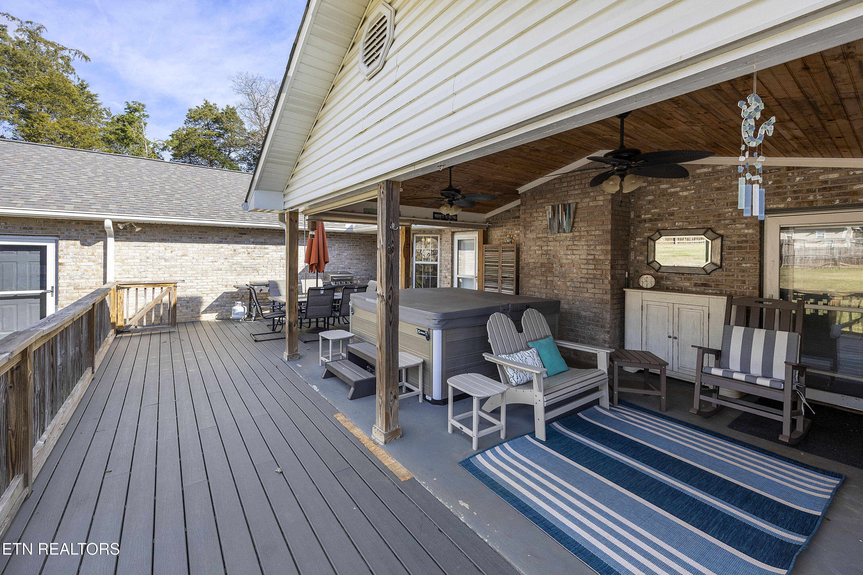 5829 Maloneyville Road Corryton, TN 37721 - Photo 35 of 44 Enclosed back deck