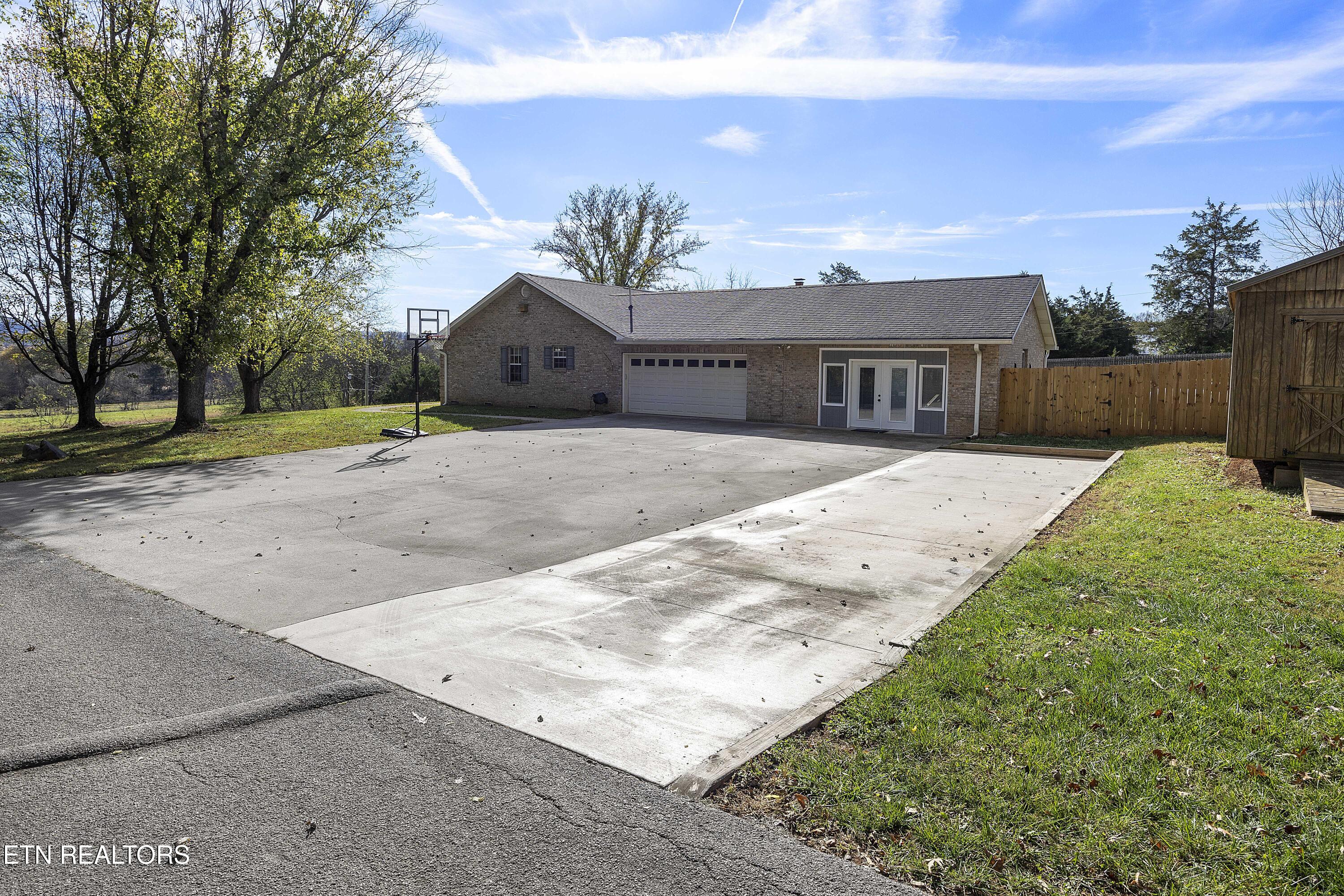 5829 Maloneyville Road Corryton, TN 37721 - Photo 39 of 44 RV parking