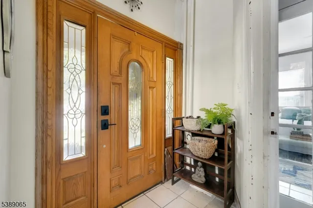 a en suite bathroom with a sink and a mirror