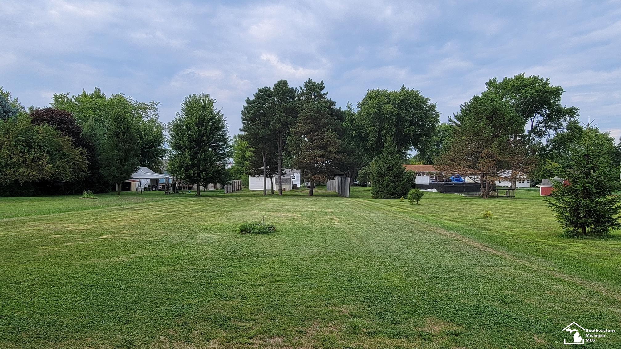 2363 Stewart Road Monroe, MI 48162 - Photo 6 of 15