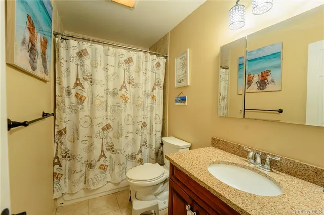 $739,000 | 6 Oxford Street, Islip, NY 11751