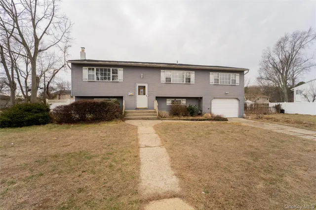 $739,000 | 6 Oxford Street, Islip, NY 11751