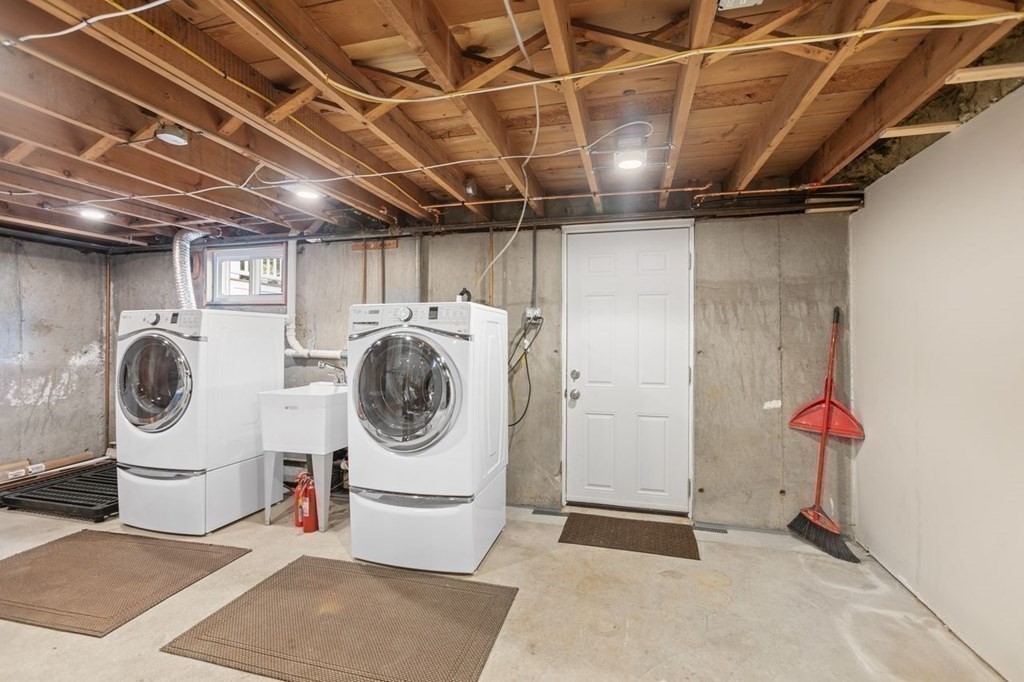 24 Spruce Road Reading, MA 01867 - Photo 20 of 25 Gallery Image 20