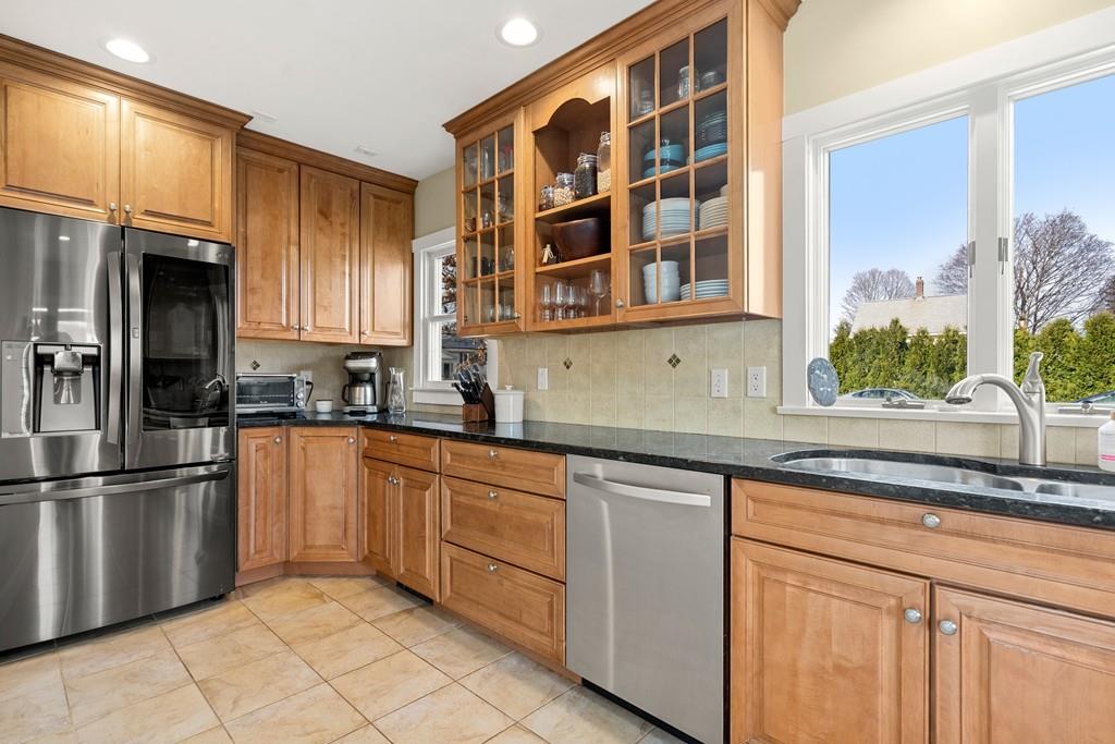 238 Berlin Road Marlborough, MA 01752 - Photo 4 of 26 Gallery Image 4
