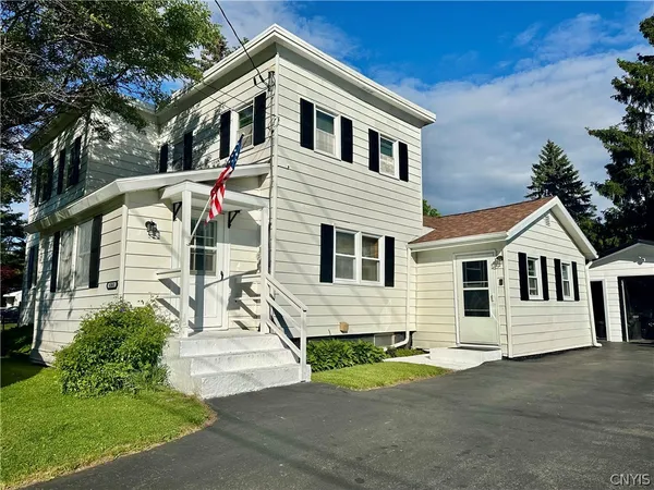 $284,900 | 6368 Lakeshore Road, Cicero, NY 13039