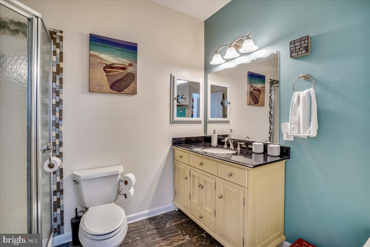 28700 Ridge Road Mount Airy, MD 21771 - Photo 26 of 44 Owners full bathroom