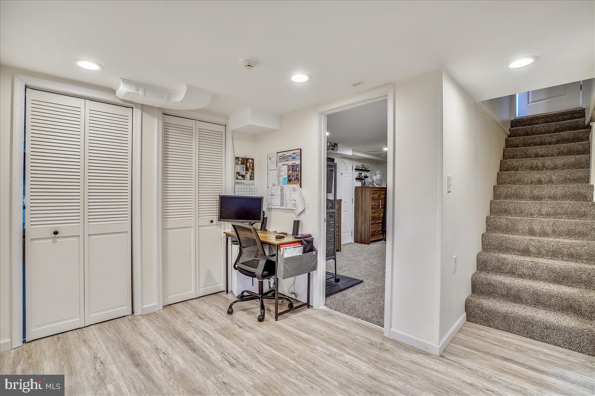 28700 Ridge Road Mount Airy, MD 21771 - Photo 29 of 44 Lower level office nook