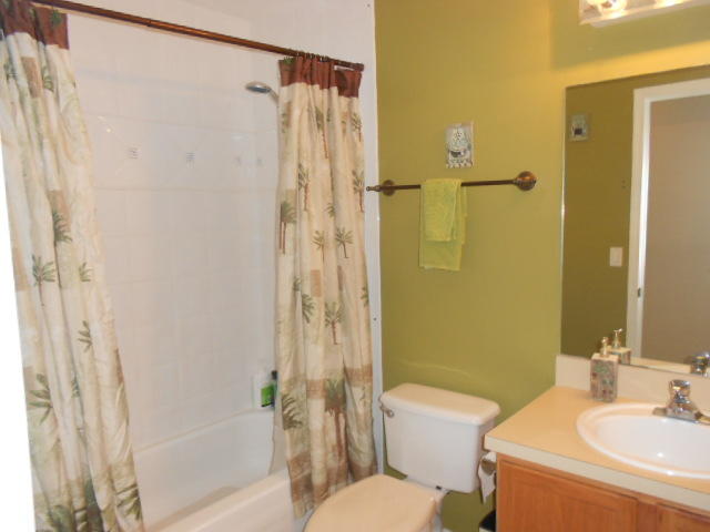 1006 Fosters Mill Road Boynton Beach, FL 33436 - Photo 9 of 18 Bathroom