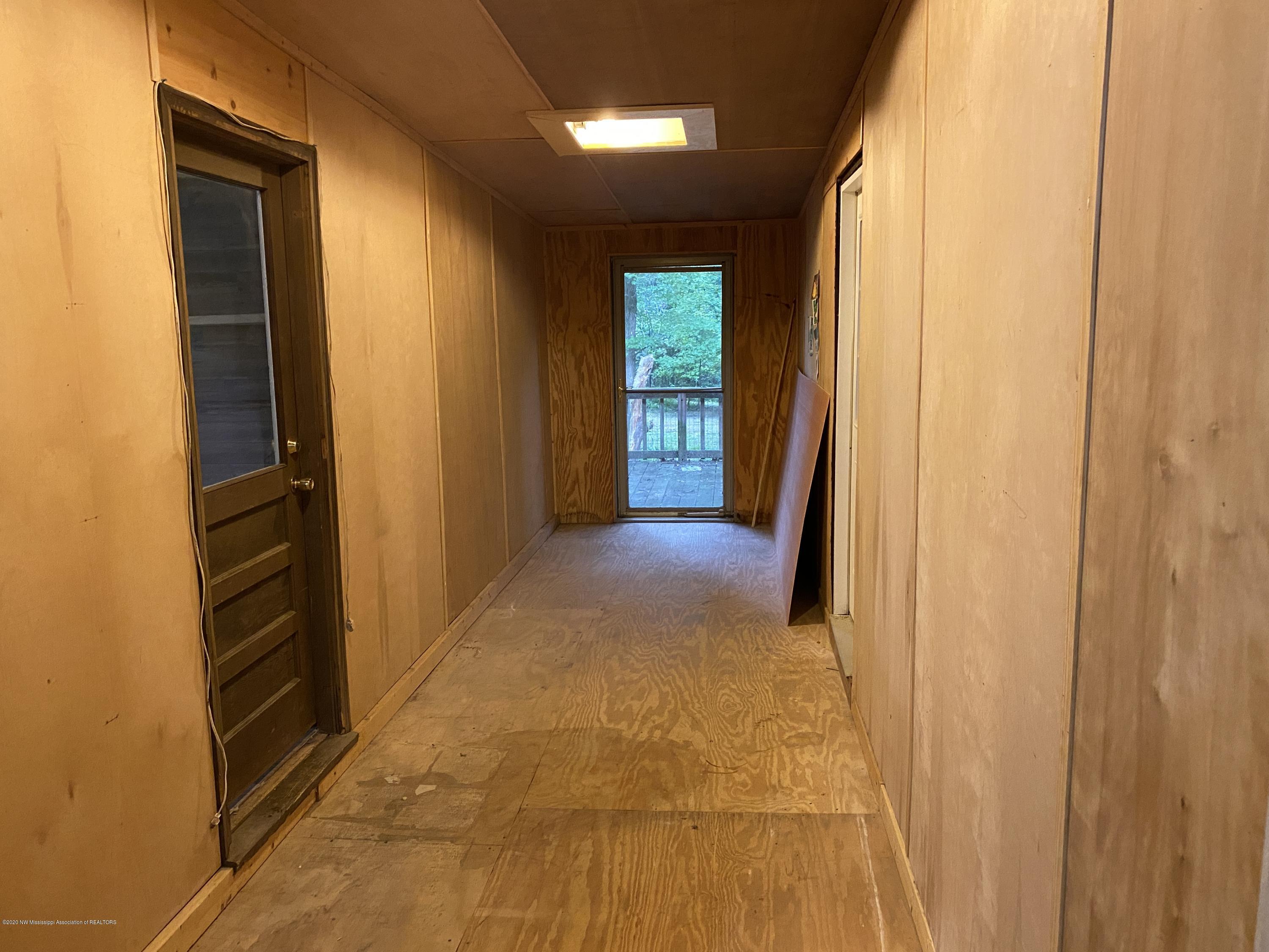 170 Woodview Road Byhalia, MS 38611 - Photo 24 of 32 Back Hall