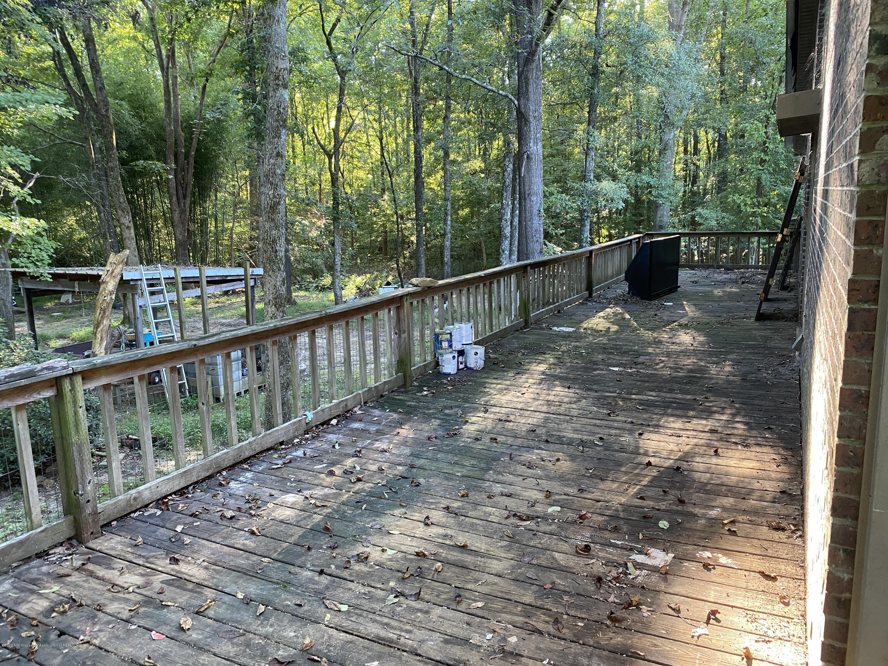 170 Woodview Road Byhalia, MS 38611 - Photo 25 of 32 Deck