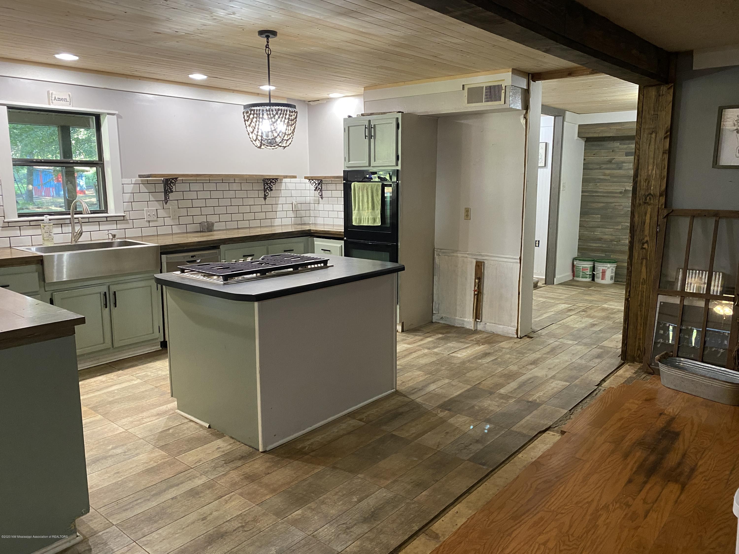 170 Woodview Road Byhalia, MS 38611 - Photo 7 of 32 Kitchen