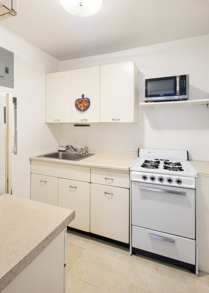 201 East 21st Street, Unit 5M Manhattan, NY 10010 - Photo 4 of 6