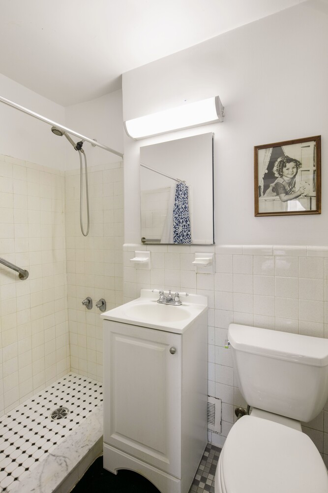 201 East 21st Street, Unit 5M Manhattan, NY 10010 - Photo 5 of 6