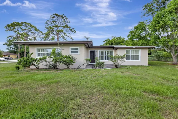$2,500 | 3701 Avenue South, Fort Pierce, FL 34947