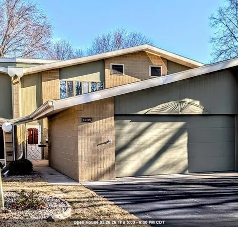 $229,900 | 1235 West Nicolet Circle, Appleton, WI 54914