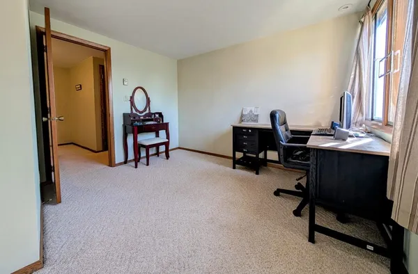 $229,900 | 1235 West Nicolet Circle, Appleton, WI 54914