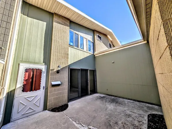 $229,900 | 1235 West Nicolet Circle, Appleton, WI 54914