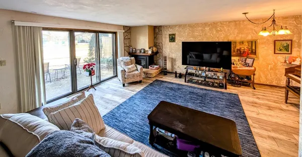 $229,900 | 1235 West Nicolet Circle, Appleton, WI 54914