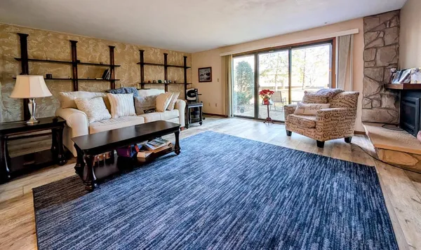 $229,900 | 1235 West Nicolet Circle, Appleton, WI 54914