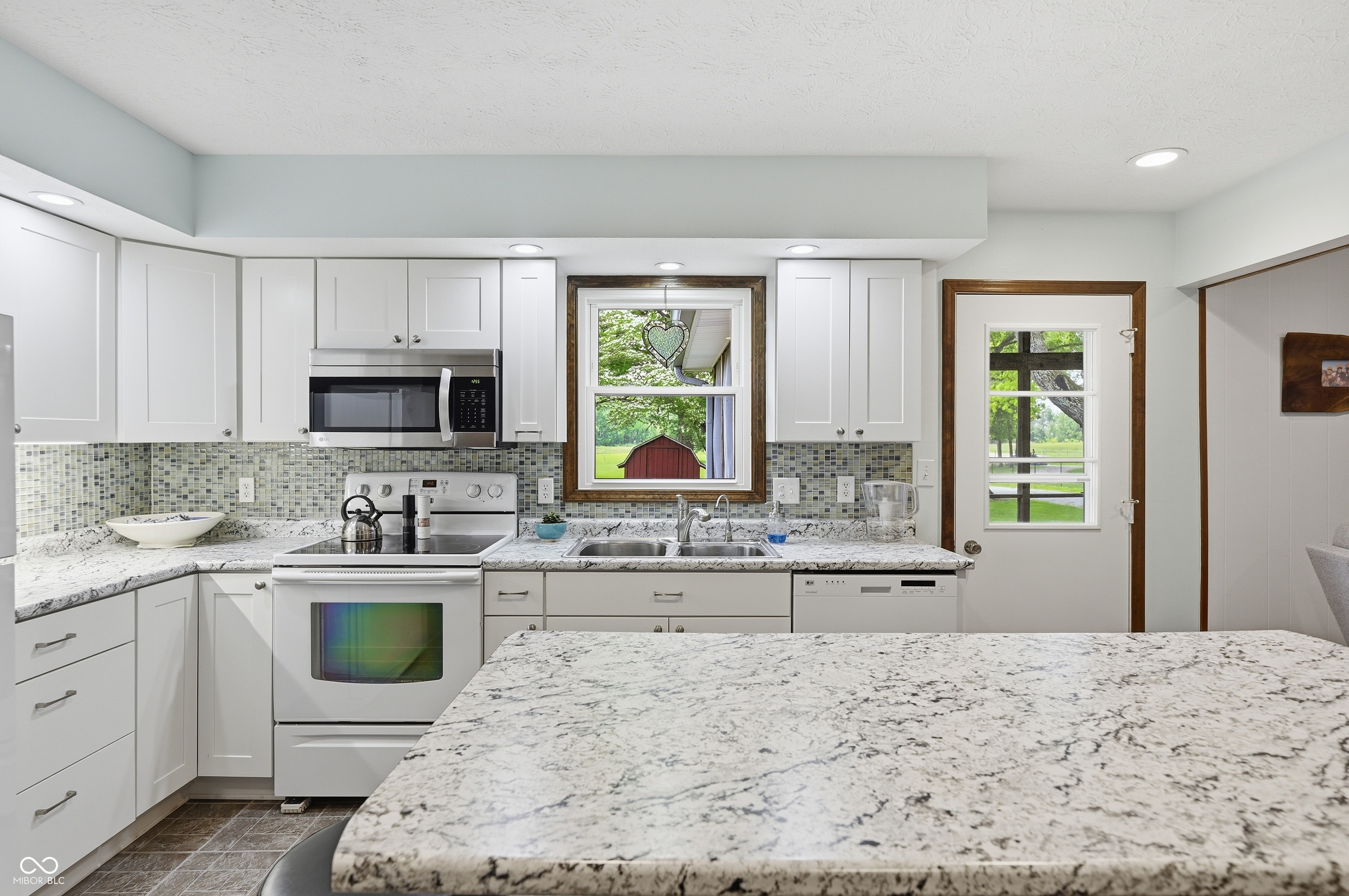9557 Shelbyville Road Indianapolis, IN 46259 - Photo 13 of 46