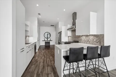 $463,000 | 1211 Caroline Street, Unit 1503, Houston, TX 77002