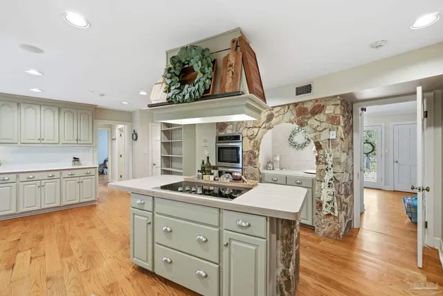 $900,000 | 5931 Mls Lk Boulevard, Pensacola, FL 32526