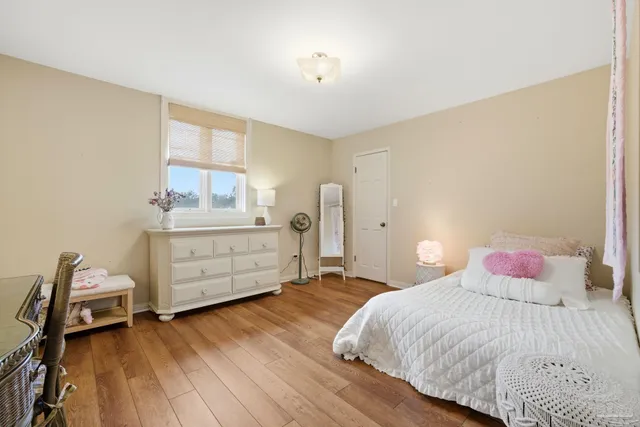 $900,000 | 5931 Mls Lk Boulevard, Pensacola, FL 32526