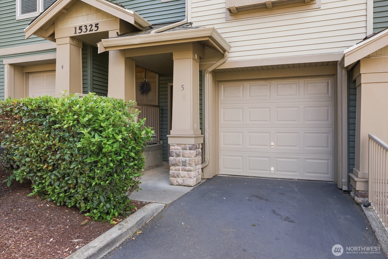15325 Southeast 155th Place, Unit J5 Renton, WA 98058 - Photo 3 of 36