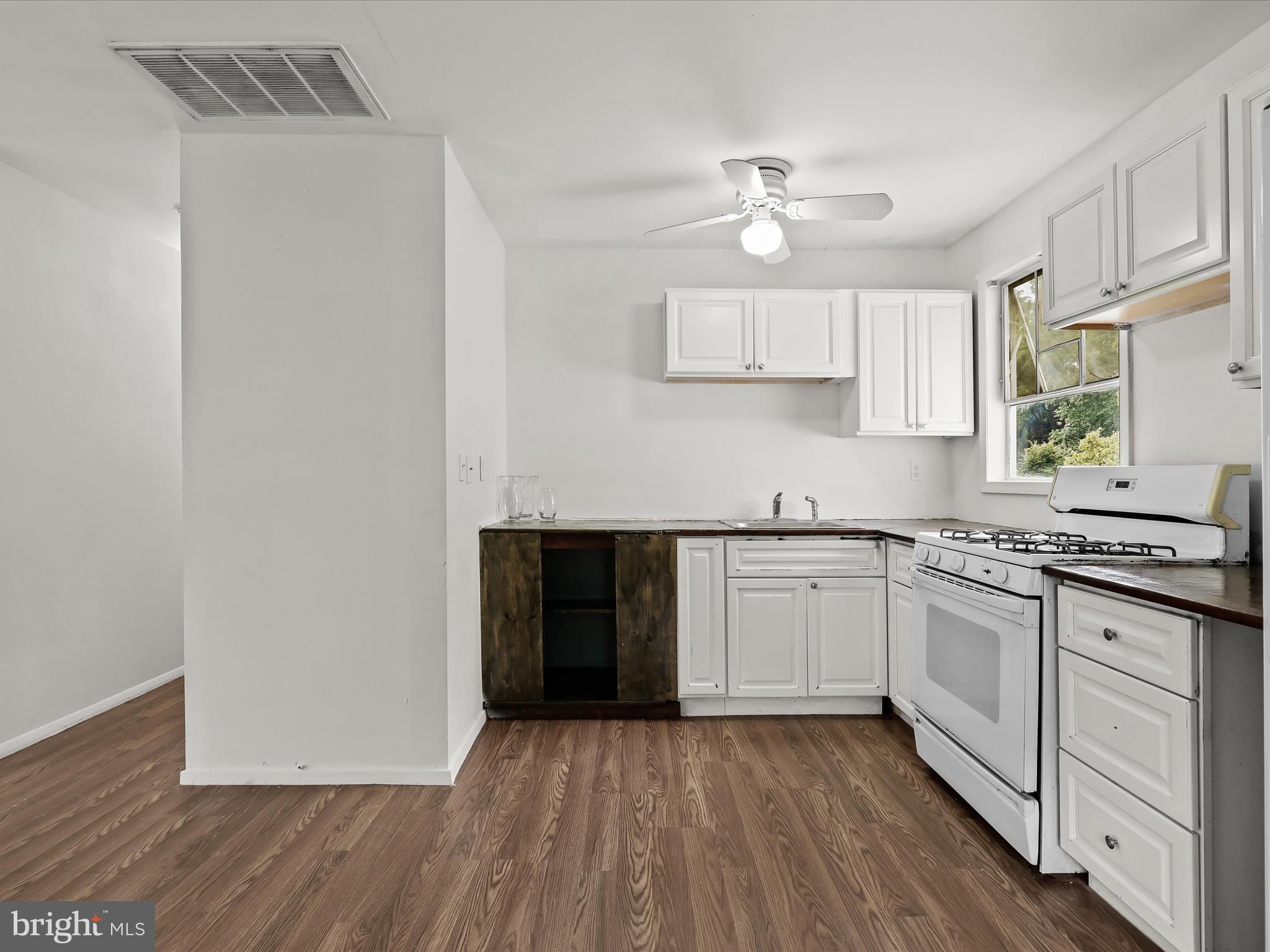 109 Wengate Road Owings Mills, MD 21117 - Photo 11 of 27 Kitchen