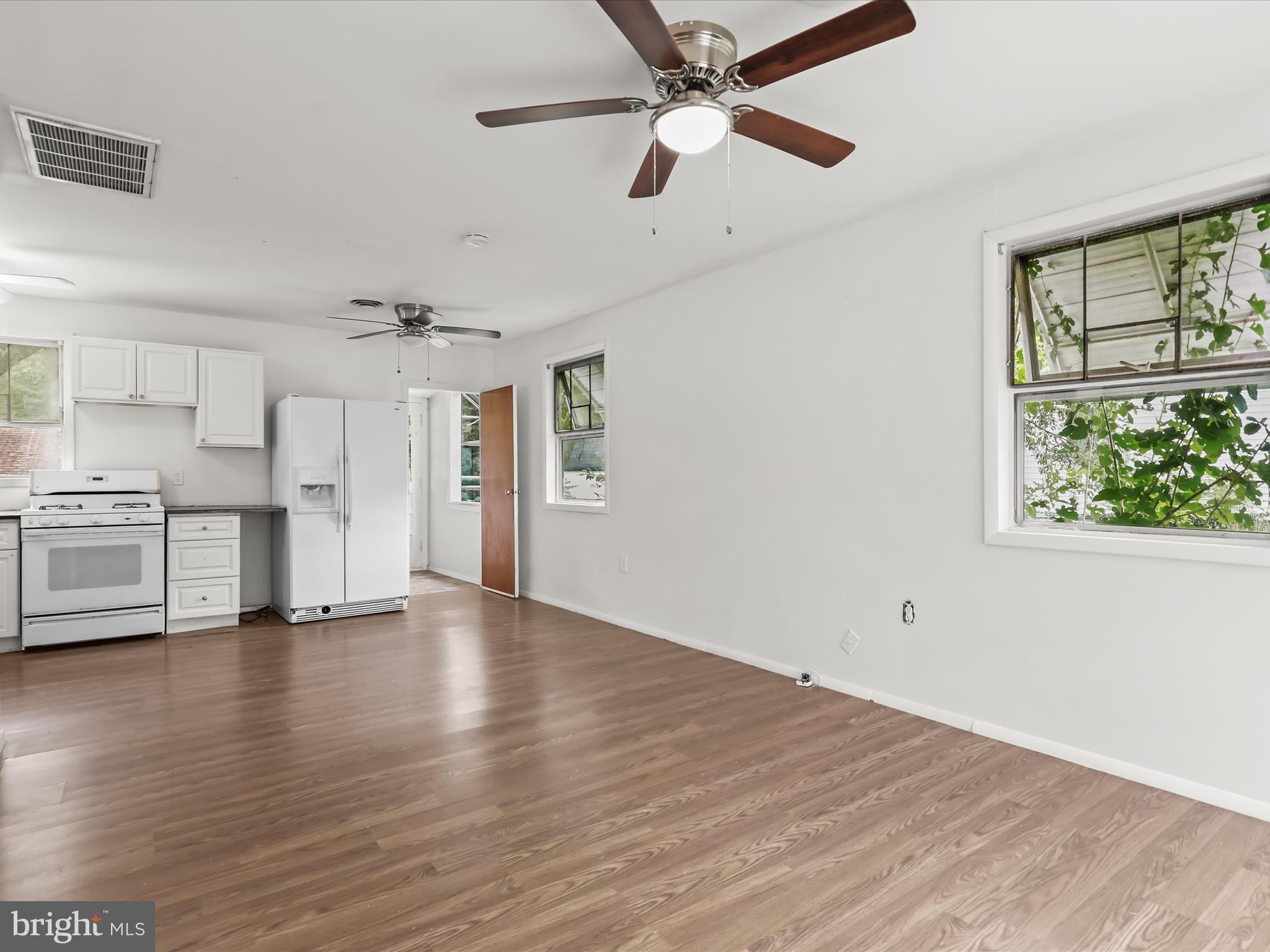 109 Wengate Road Owings Mills, MD 21117 - Photo 6 of 27 Living Room