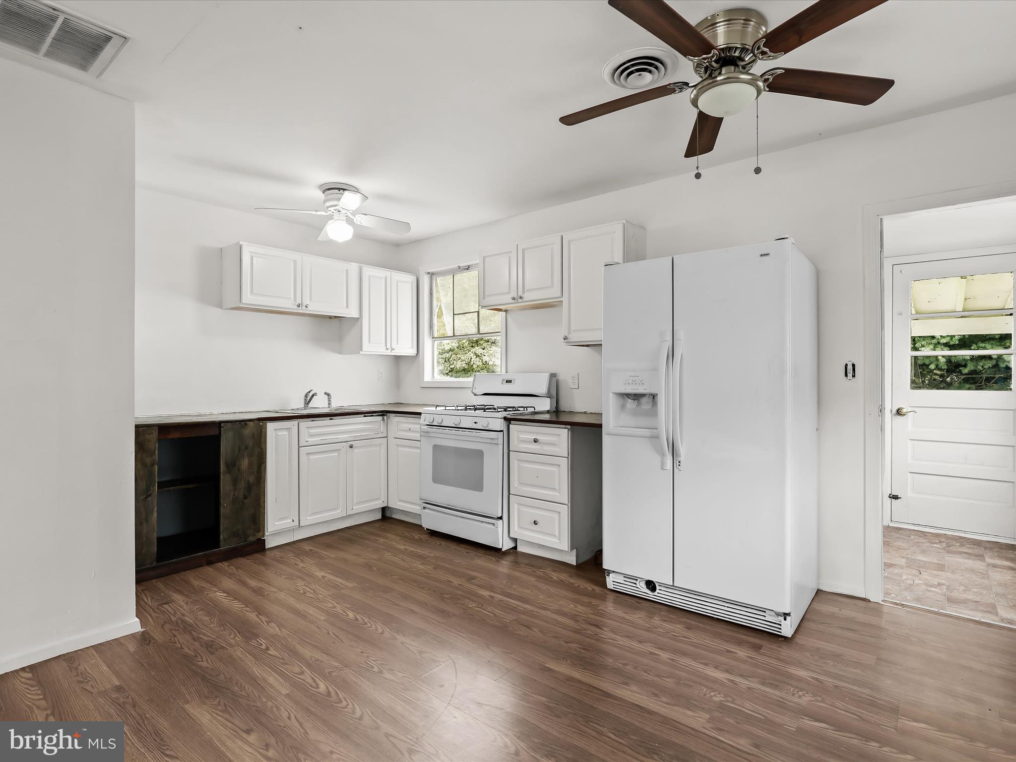 109 Wengate Road Owings Mills, MD 21117 - Photo 10 of 27 Kitchen