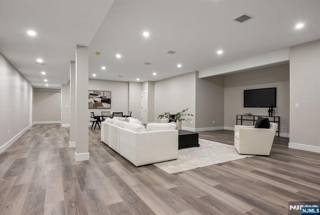 520 Clinton Avenue Wyckoff, NJ 07481 - Photo 42 of 50