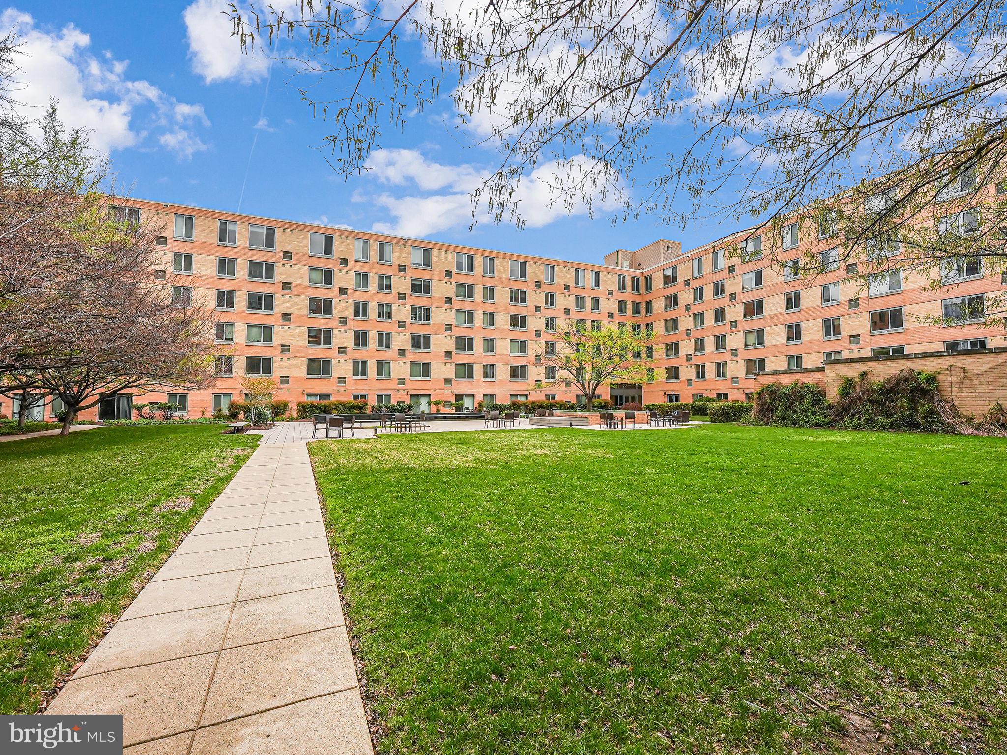 440 L Street Northwest, Unit 809 Washington, DC 20001 - Photo 42 of 50 a garden view