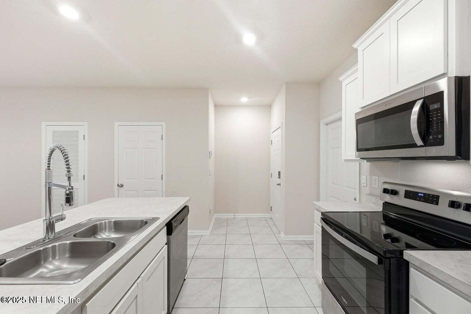 86768 Mainline Road Yulee, FL 32097 - Photo 10 of 31 20251015120846711497000000-o